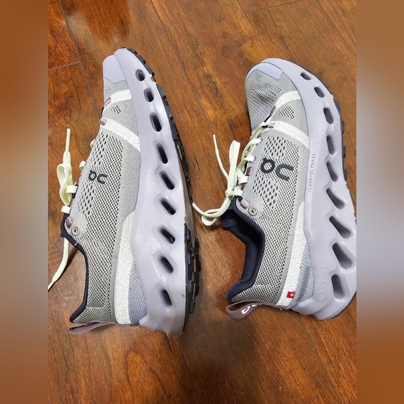 On Women's Cloudsurfer Trail Running shoes - Picture 2 of 6